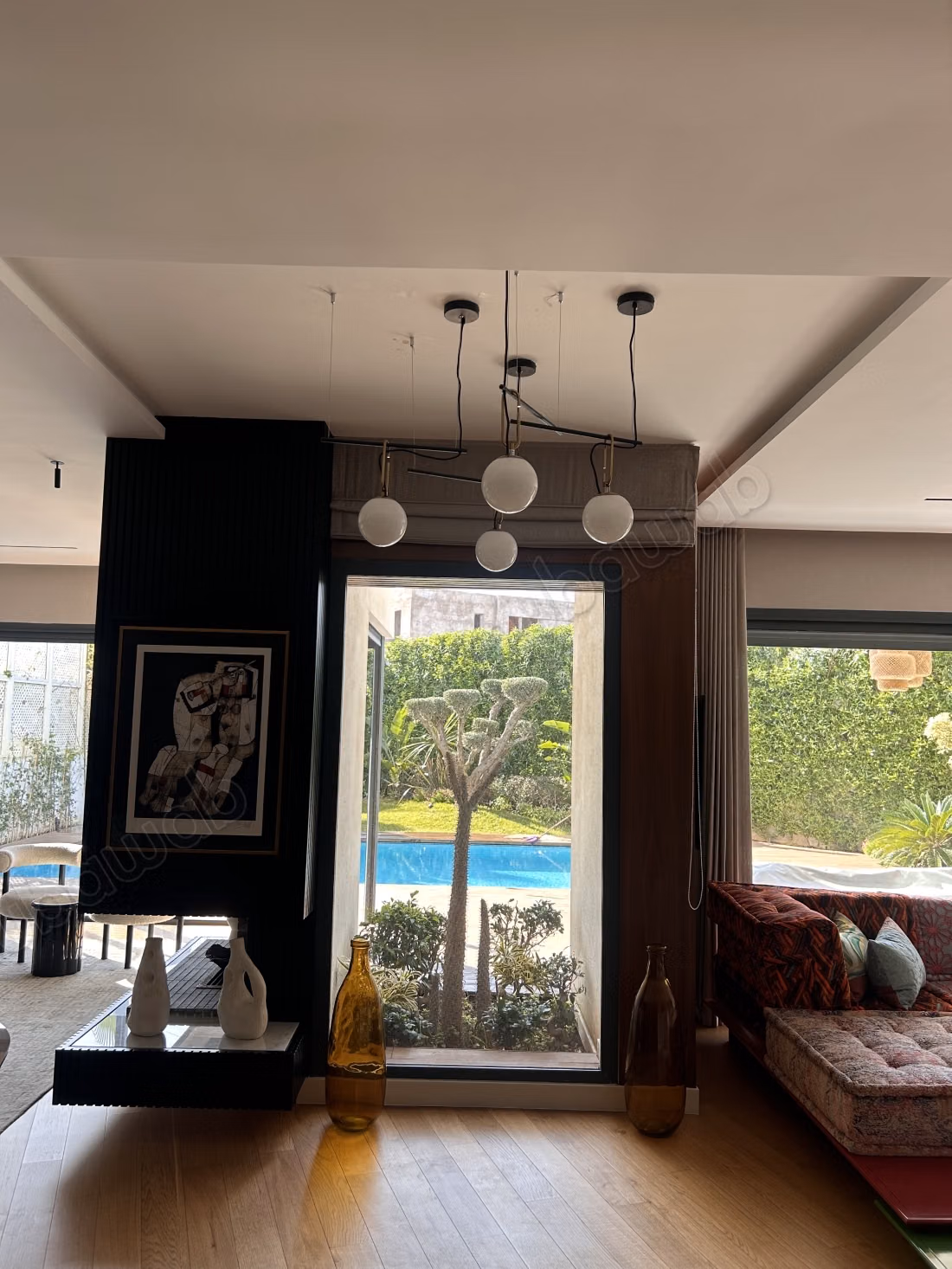 High-end villa between Ocean and city