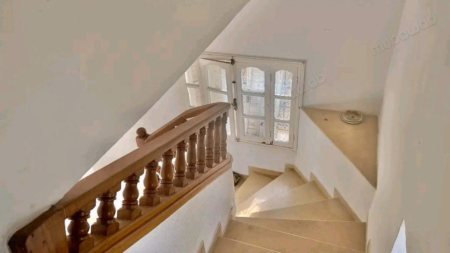 A vendre villa a rénover à el menzah 9c
