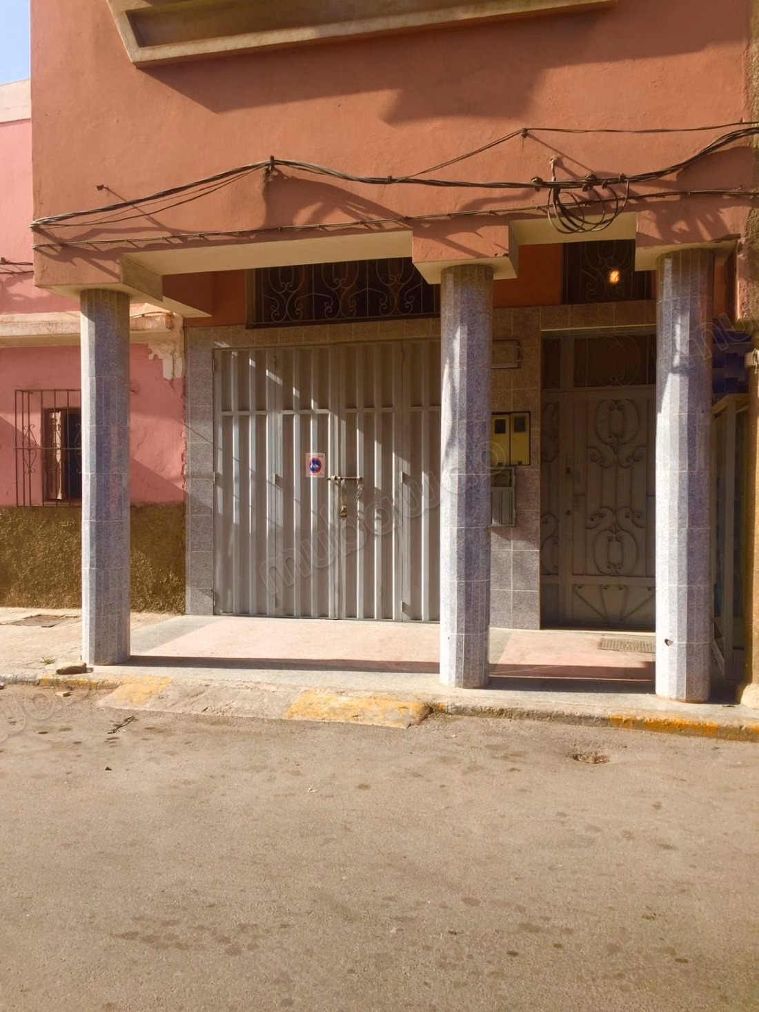 Building R2 with Commercial Space in Sidi Maarouf