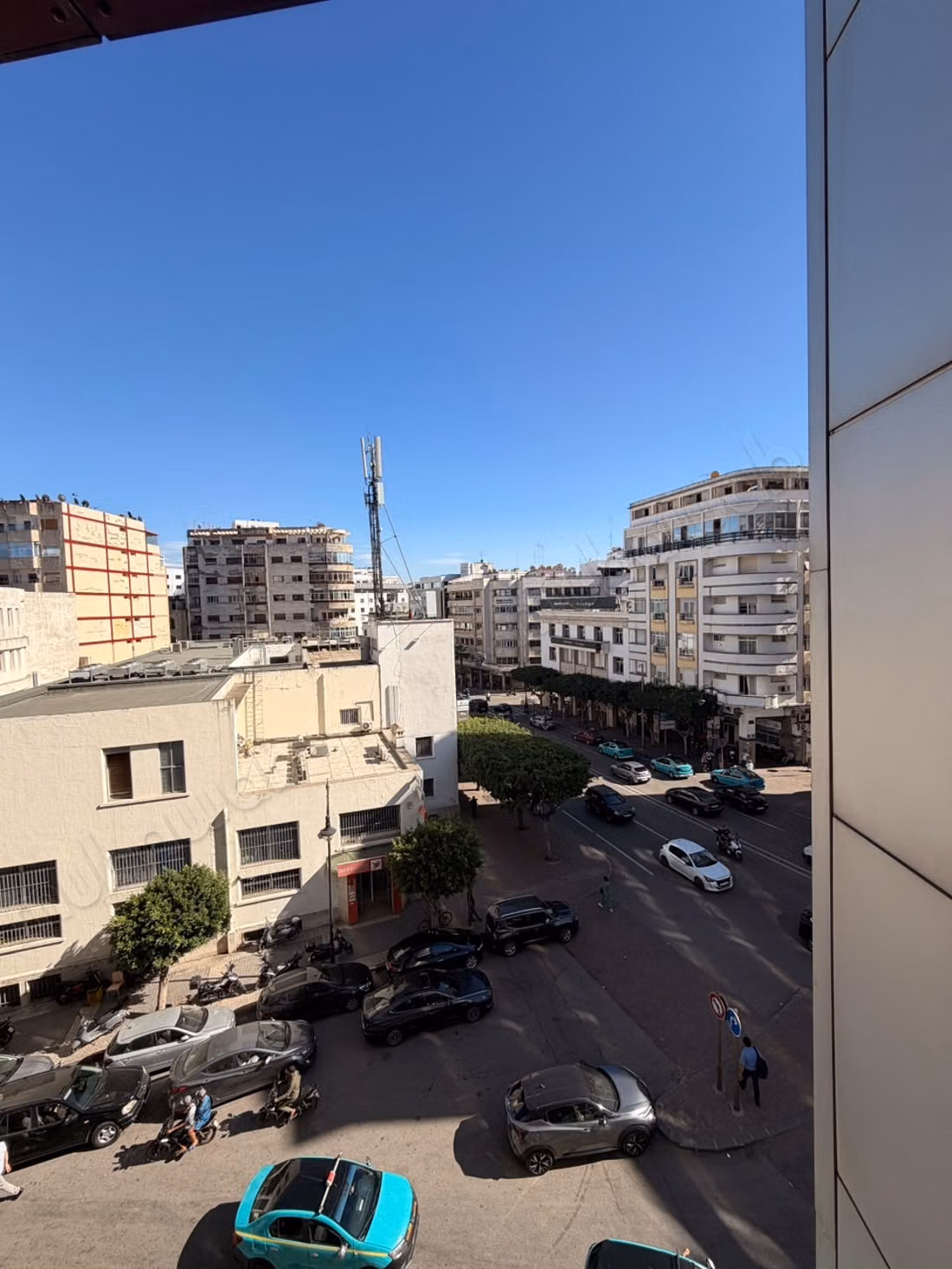 مكتب فارغ للإيجار في وسط المدينة طنجة
