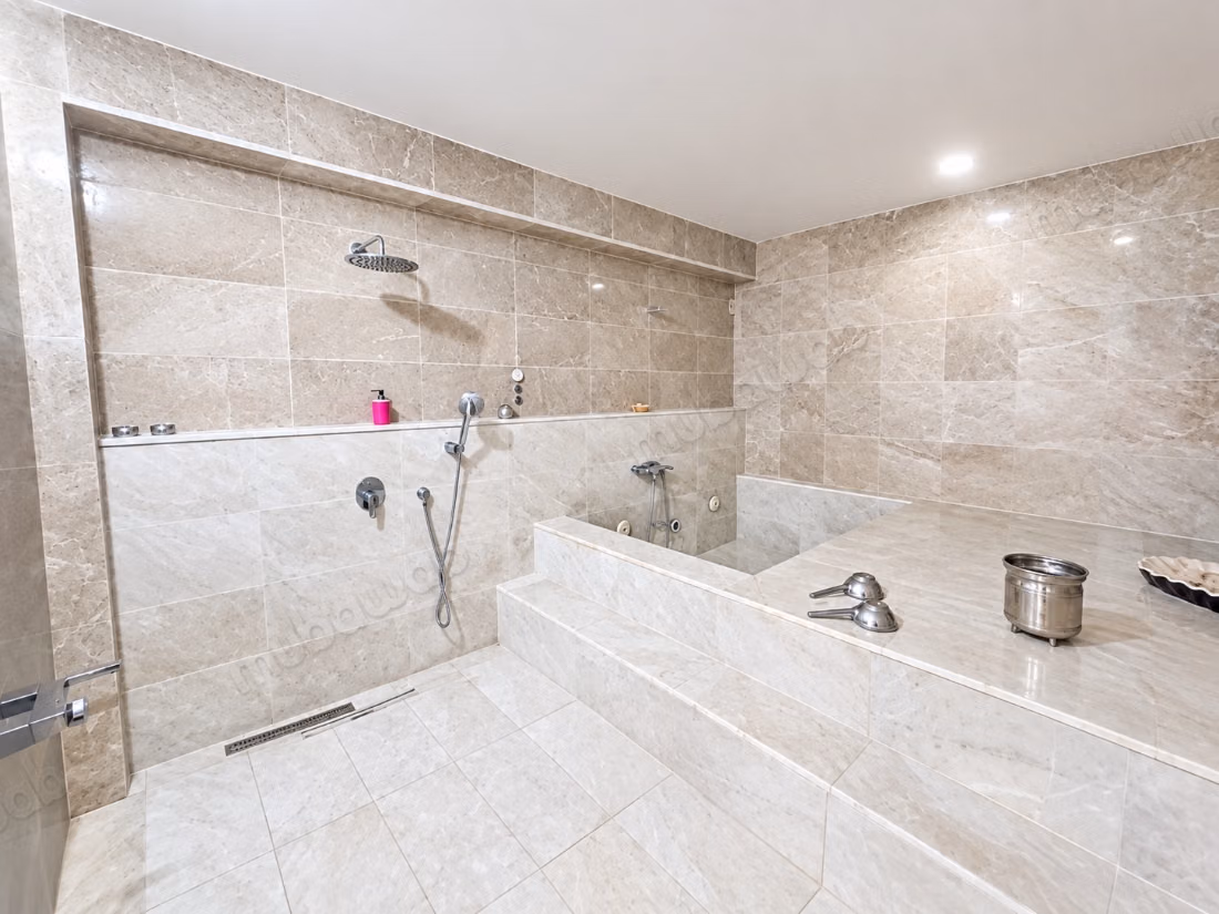 Villa S4 furnished or empty with pool and garden