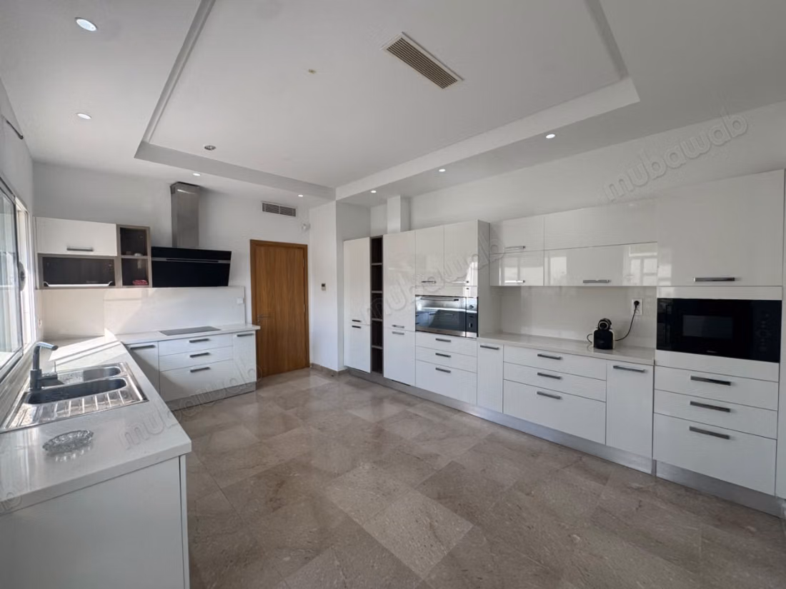 Villa S4 furnished or empty with pool and garden