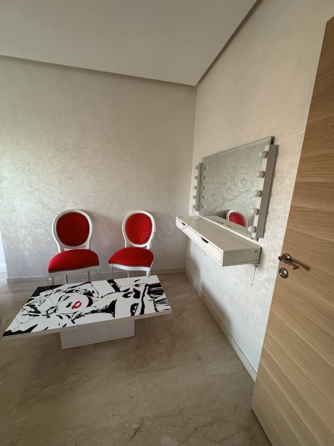 Bel appartement en location à Belvédère. 1 chambre. Bien meublé