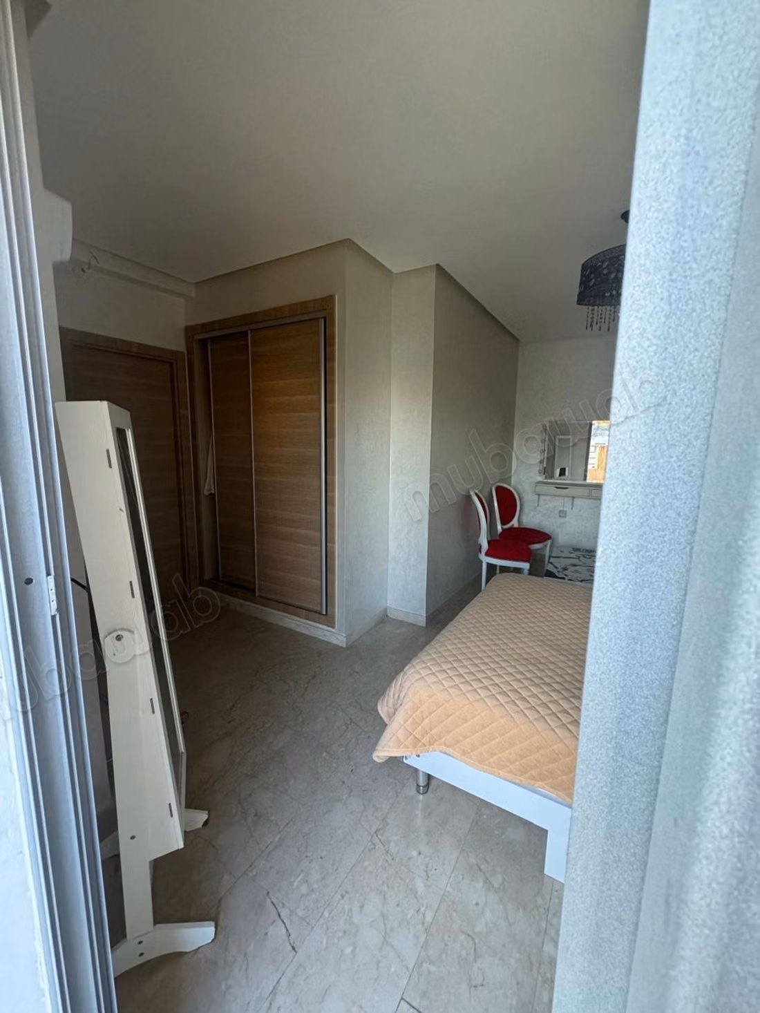Bel appartement en location à Belvédère. 1 chambre. Bien meublé