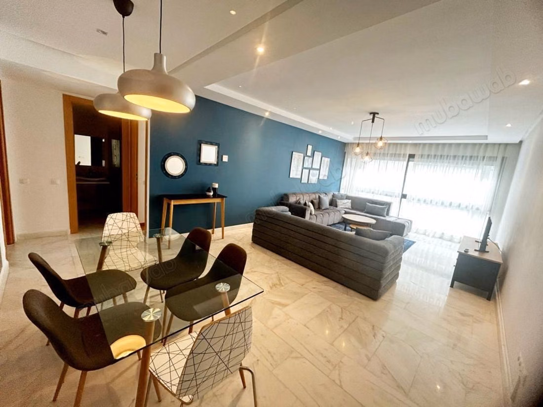 Appartement te huur in Palmier. 2 aangename kamers. Satellietschotel, beveiligde residentie
