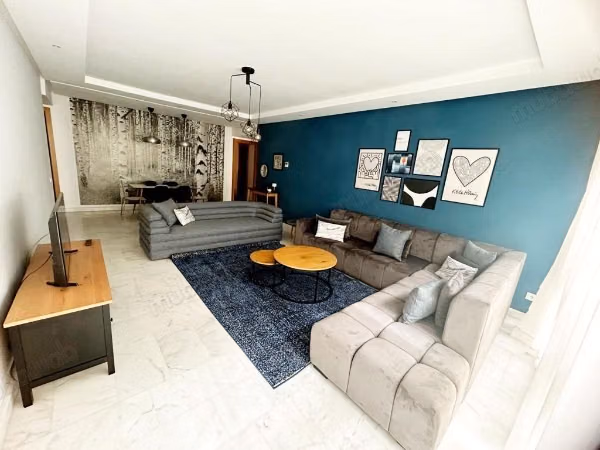 Appartement en location à Palmier. 2 chambres agréables. Antenne parabolique, résidence sécurisée