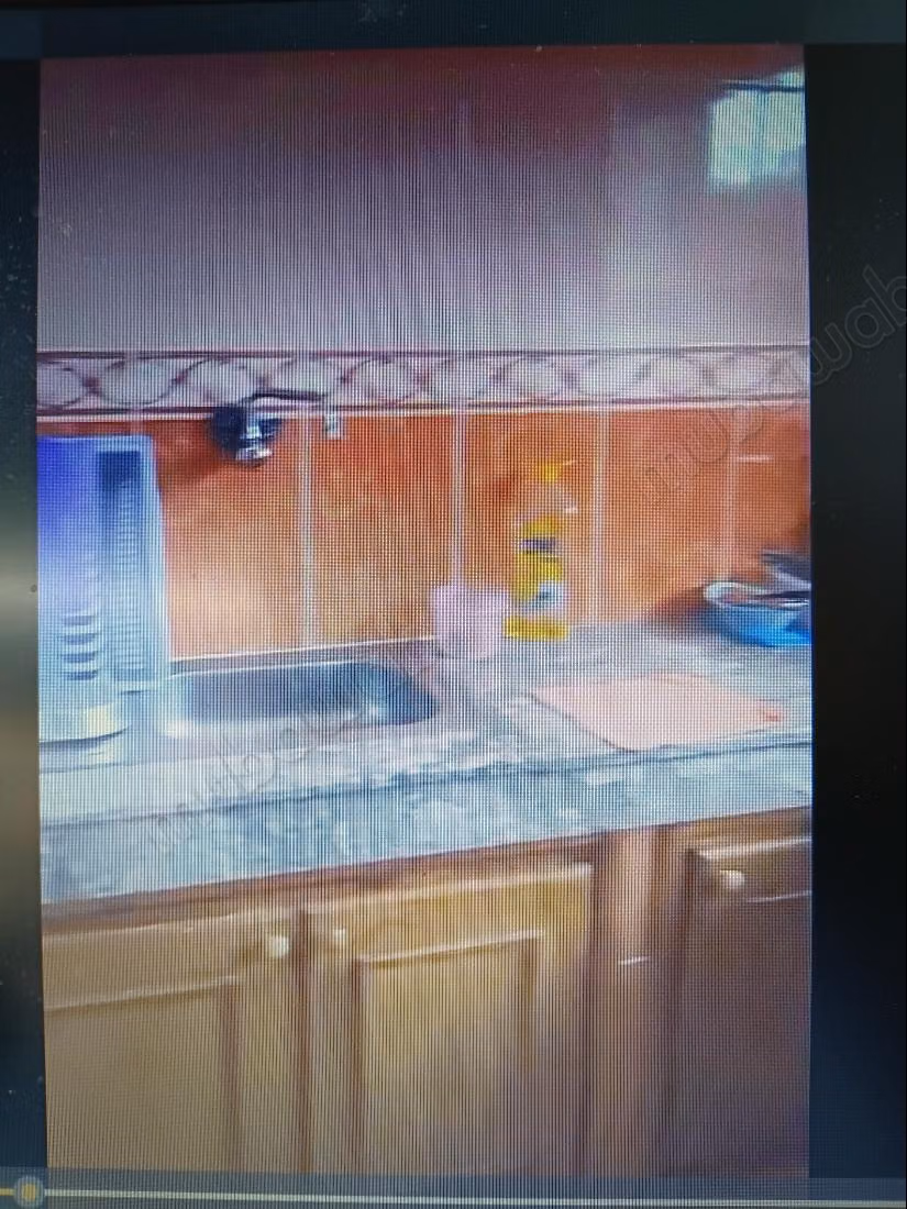 Beautiful apartment for sale in the city center. 3 large rooms. Washing machine