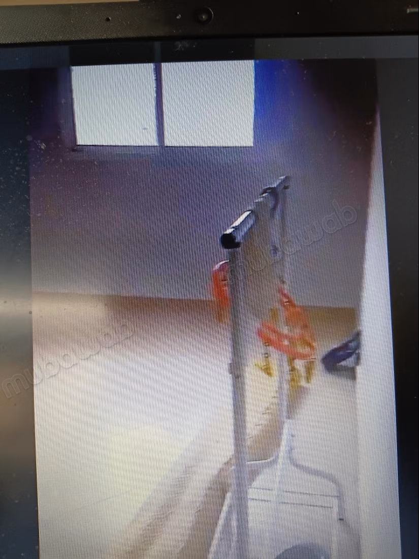 Beautiful apartment for sale in the city center. 3 large rooms. Washing machine