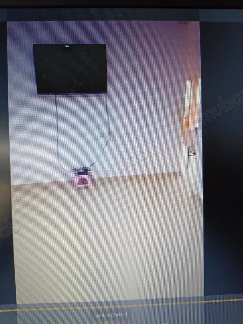 Beautiful apartment for sale in the city center. 3 large rooms. Washing machine