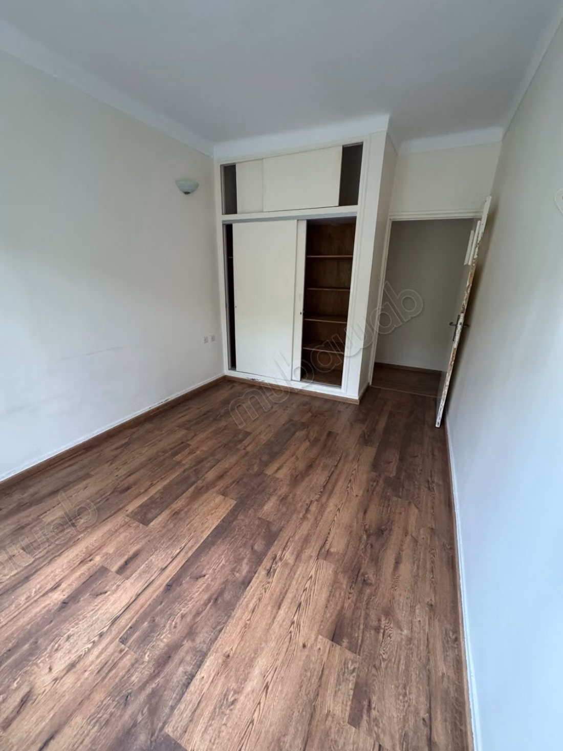 Lege villa te huur - 2 slaapkamers met tuin