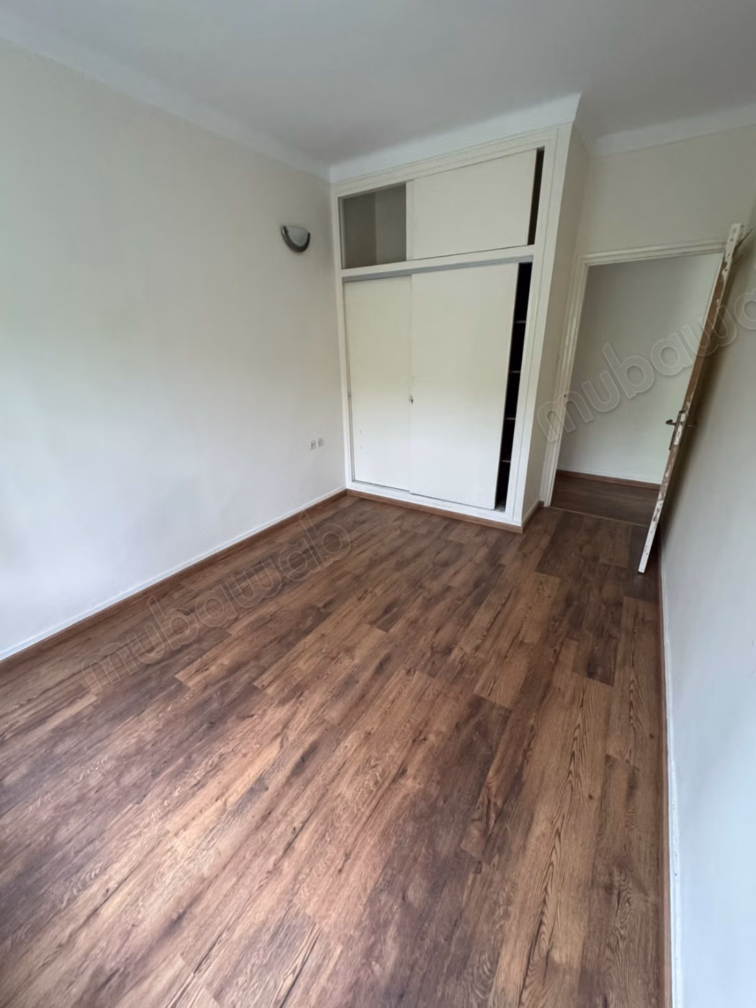 Lege villa te huur - 2 slaapkamers met tuin