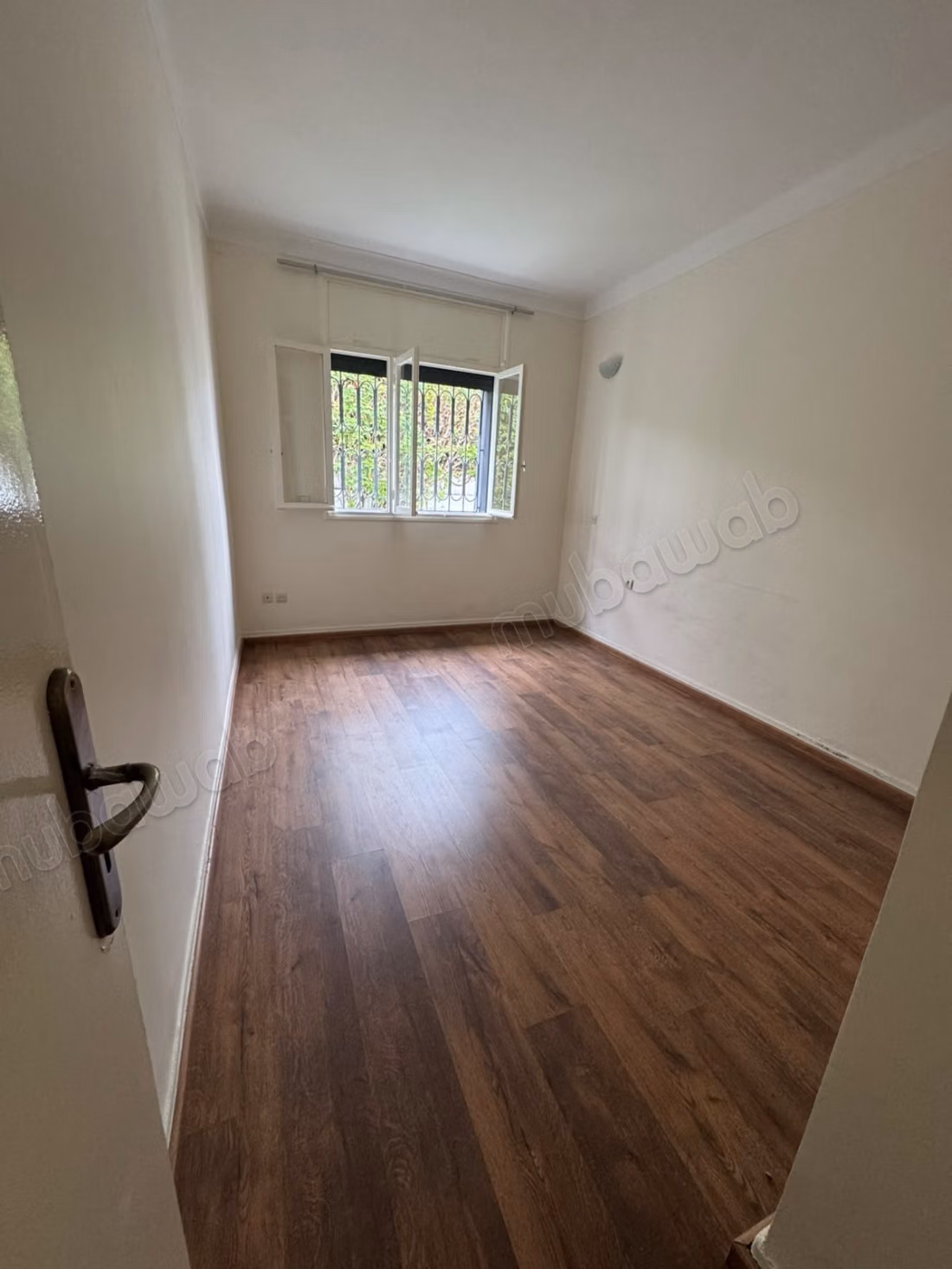 Lege villa te huur - 2 slaapkamers met tuin