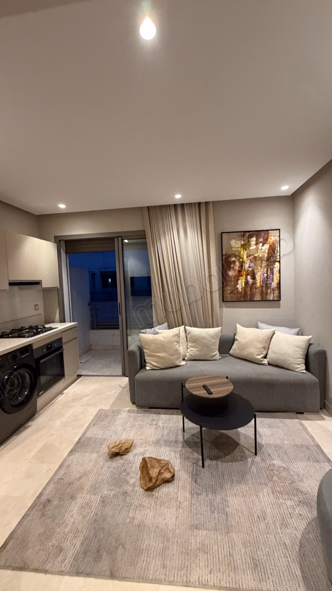 Rent this apartment in Les princesses. 2 large rooms. Cellar