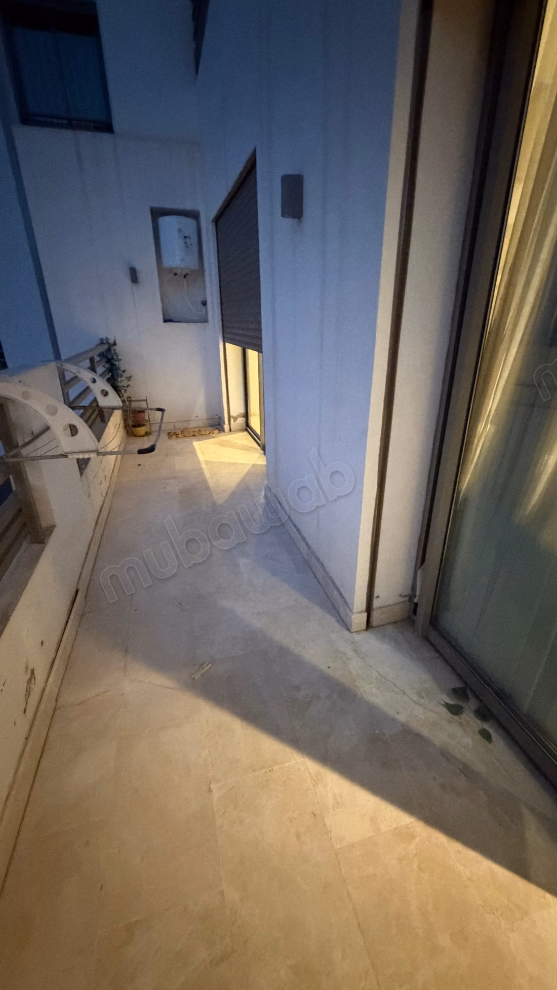 Rent this apartment in Les princesses. 2 large rooms. Cellar