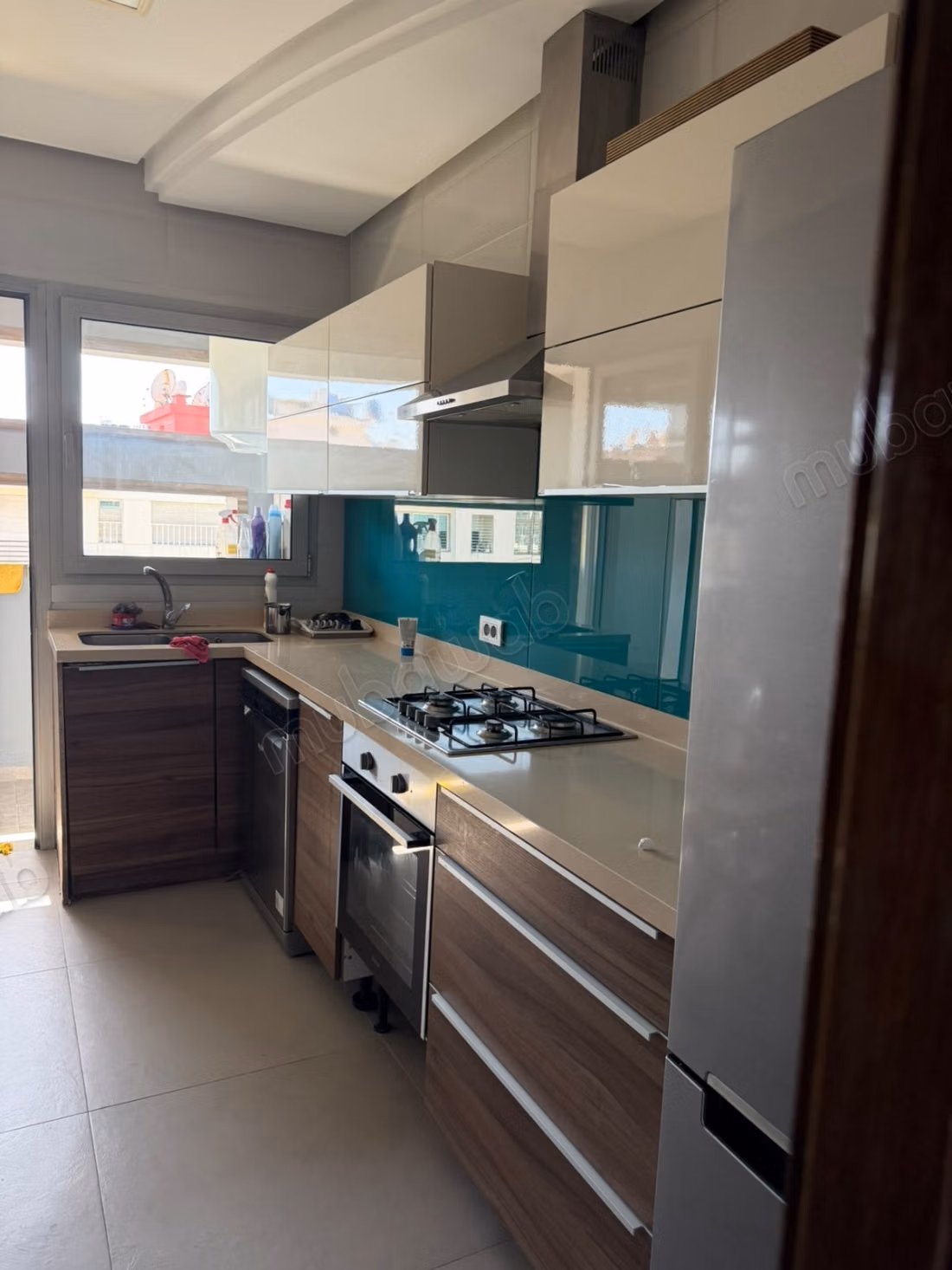 Appartement semi meublé à louer –bd Ghandi