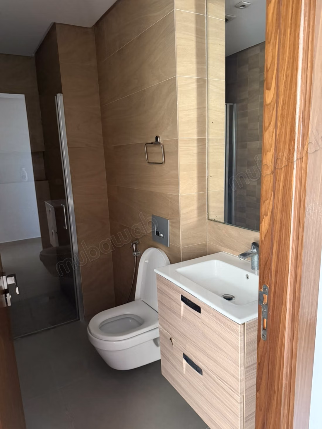 Appartement semi meublé à louer –bd Ghandi