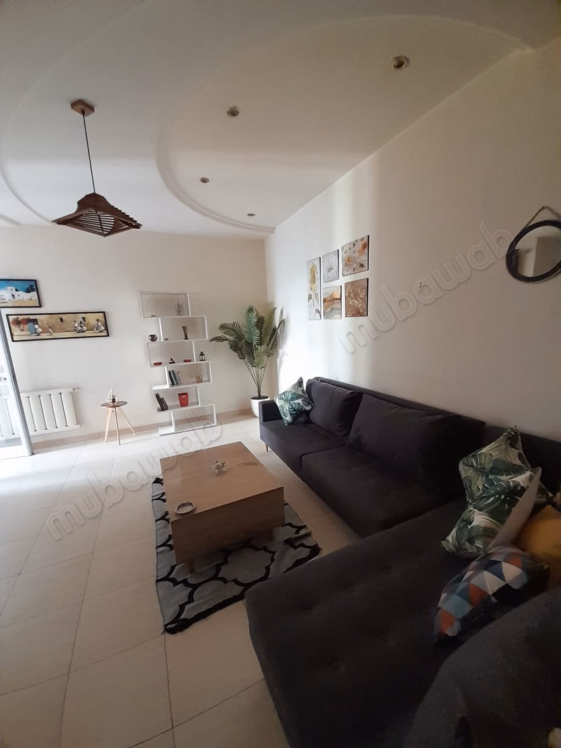 Superbe appartement à louer à El Menzah 
7.3 grandes pièces. Meublé