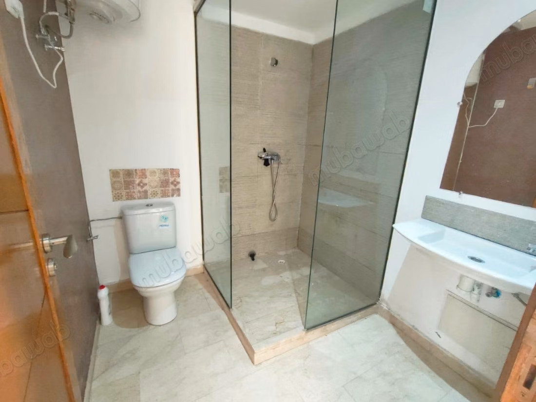 Studio vuoto con terrazza a Mers Sultan 4500 dh