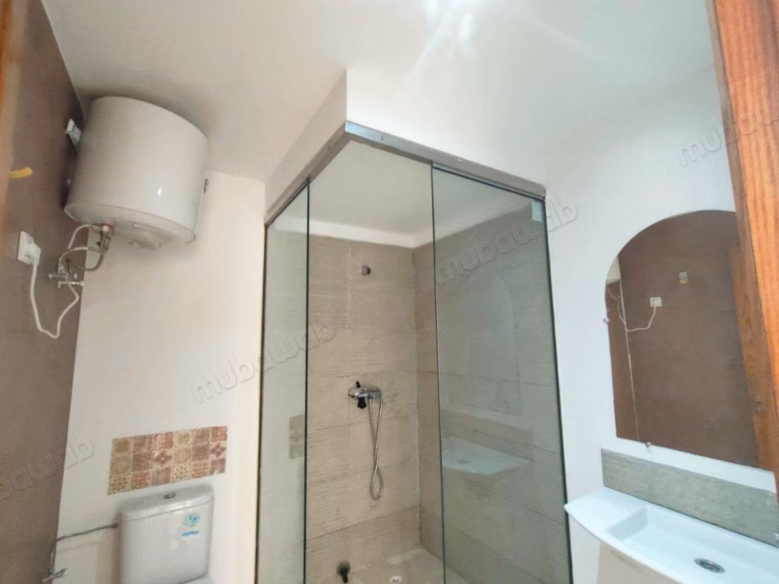 Studio vuoto con terrazza a Mers Sultan 4500 dh