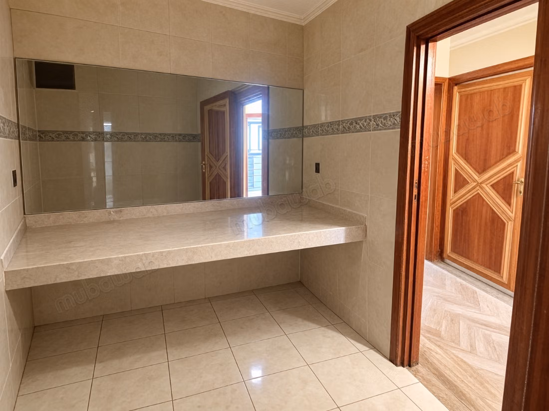 180m2 Kantoor te Huur Dubbele Gevel
