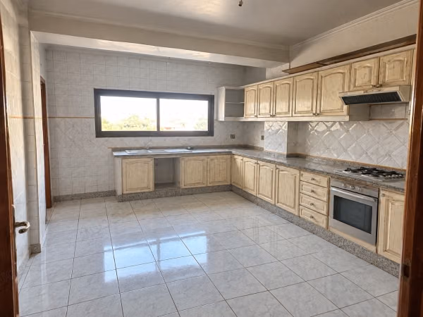 180m2 Kantoor te Huur Dubbele Gevel