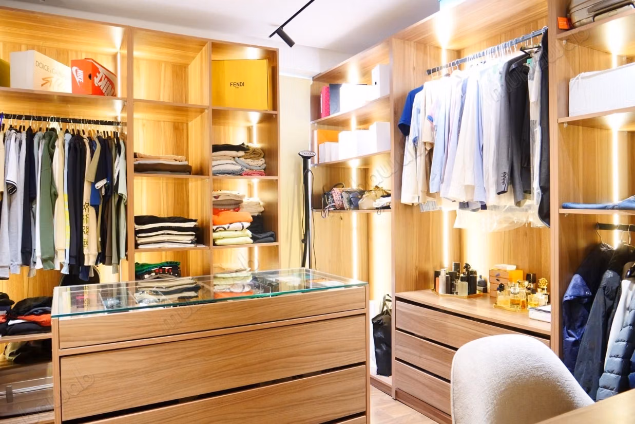 Superbe appartement sur Californie à vendre