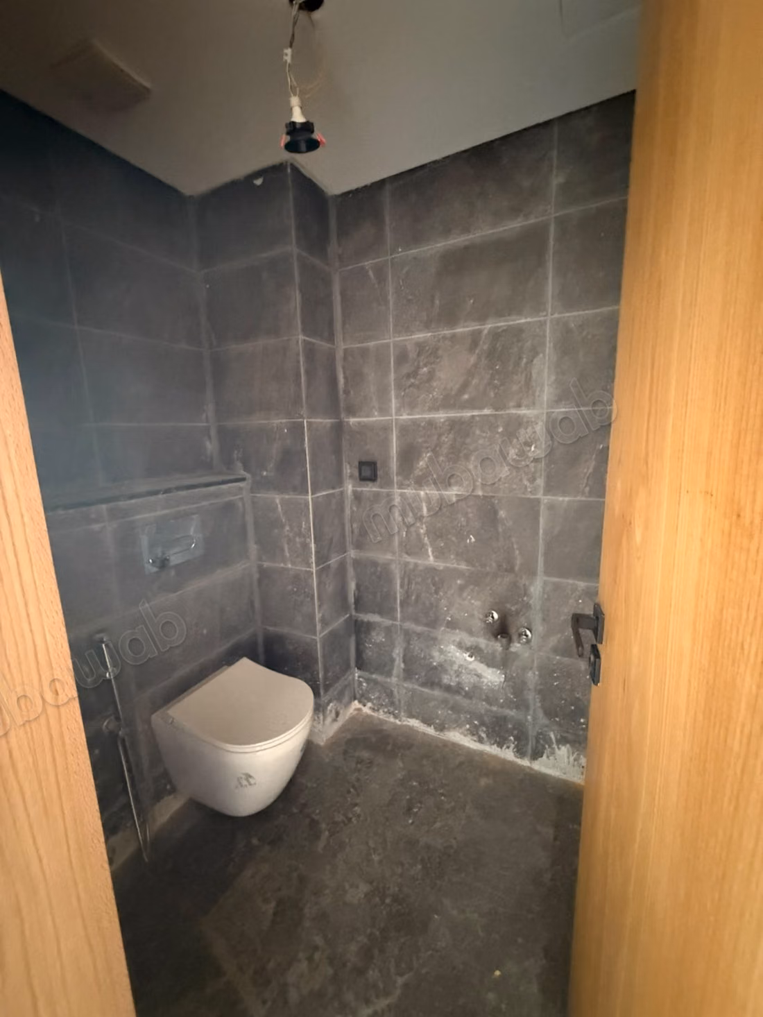 استوديوهات بغرفتي نوم بدون رؤية مباشرة للفرصة