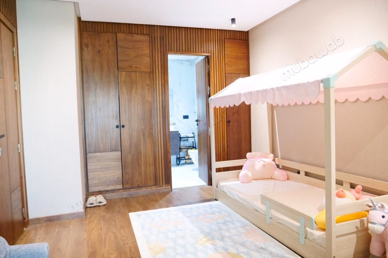 Superbe appartement sur Californie à vendre