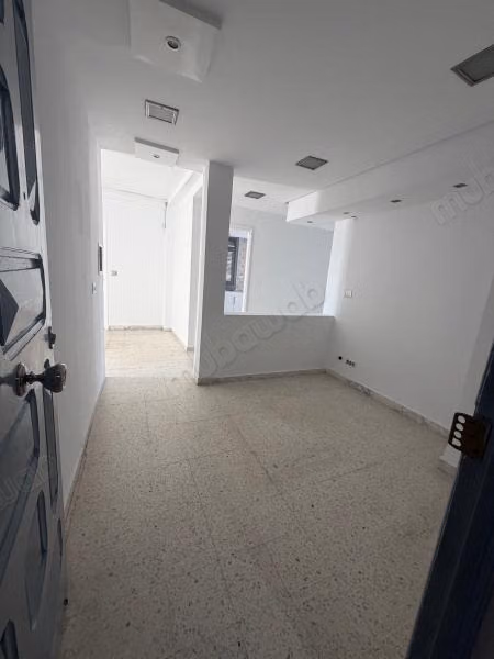 Office rental in Ariana Center. Area 110 m². Secured 24/24