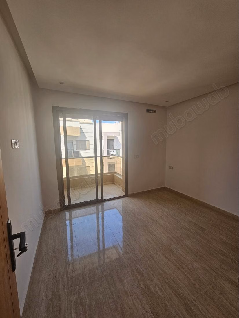 Beautiful apartment for sale in Martil. 2 lovely rooms. Balcony and elevator