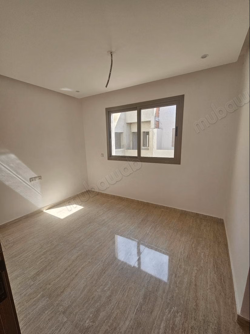 Beautiful apartment for sale in Martil. 2 lovely rooms. Balcony and elevator
