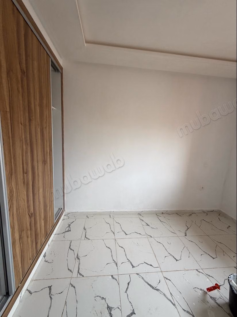 Très bel appartement en location à Route de l'Ourika. 
3 pièces. Porte blindée et système de double vitrage