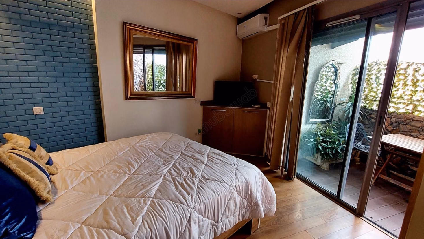 Studio for rent golden triangle