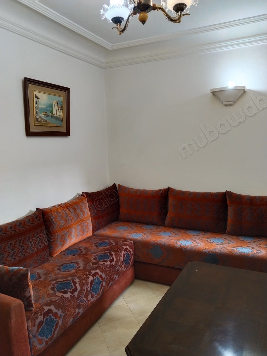 Very nice apartment for rent in Bourgogne Ouest. Total area 60 m². Traditional Moroccan living room, secured residence