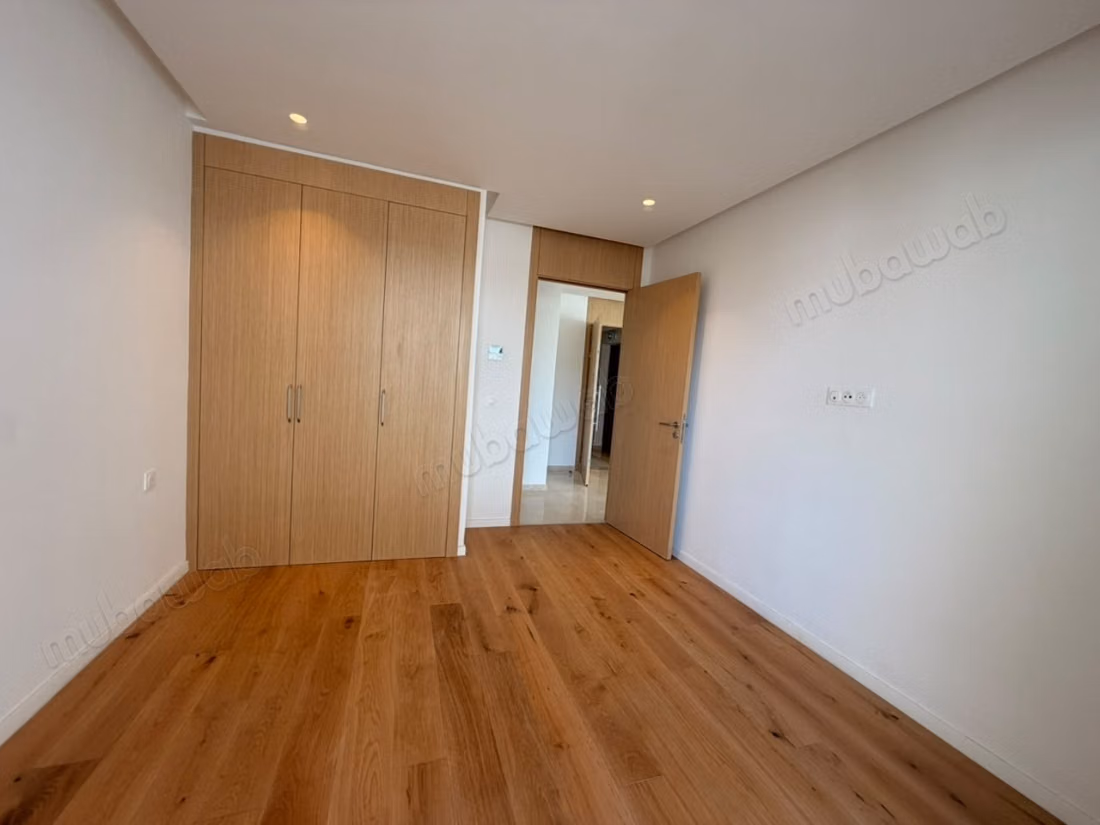 Appartamento stupendo in affitto a Casablanca Finance City. Superficie di 120 m². Antenna parabolica e porta blindata
