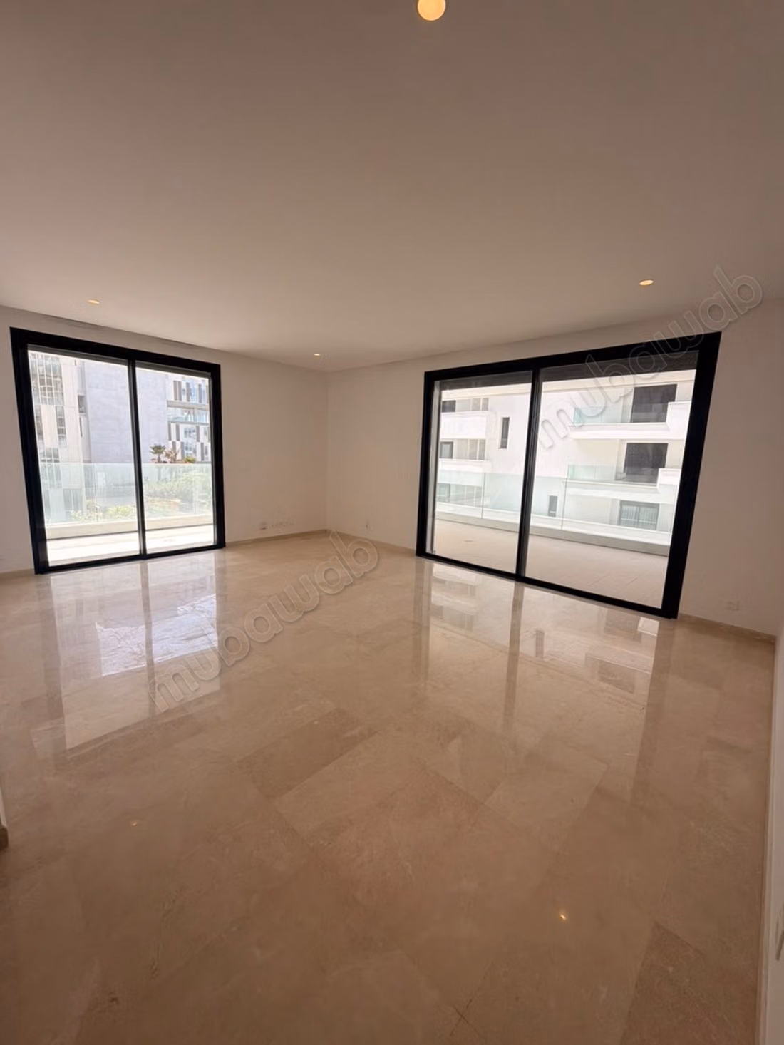 Appartamento stupendo in affitto a Casablanca Finance City. Superficie di 120 m². Antenna parabolica e porta blindata