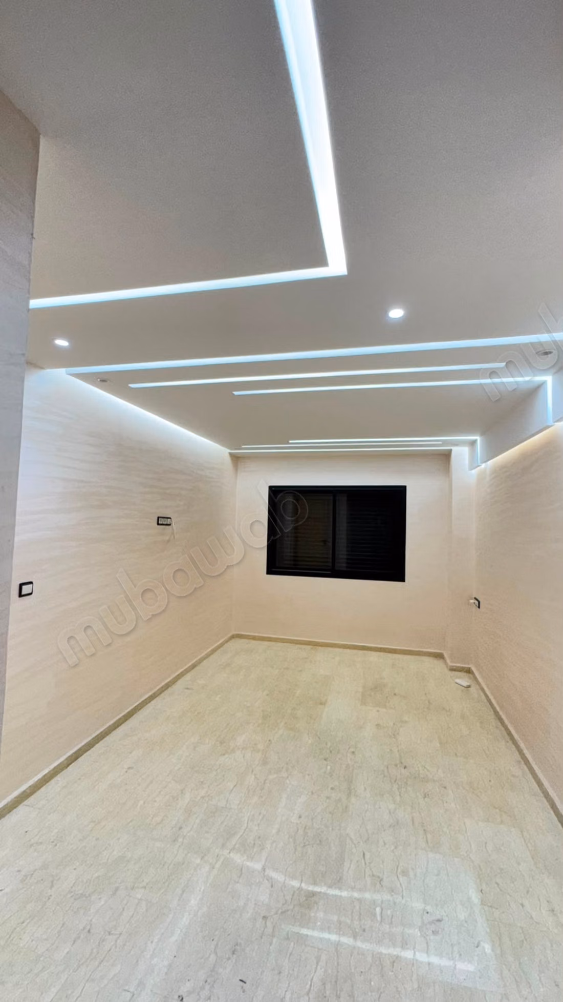 Appartement en location à Essaada. Surface totale 125 m². Fenêtres avec double vitrage et porte blindée