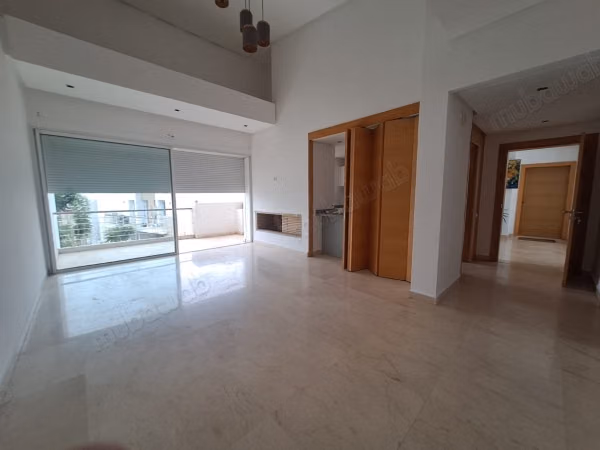 Huur van een leeg appartement met twee slaapkamers in La CGI Bouskoura