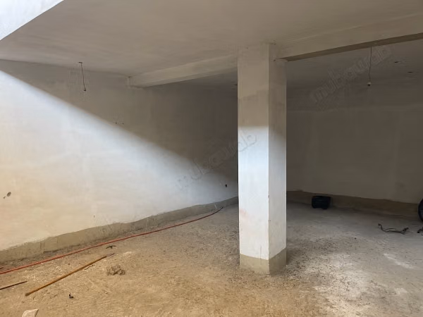 Local comercial en alquiler en Guich Oudaya. Superficie total 160 m²
