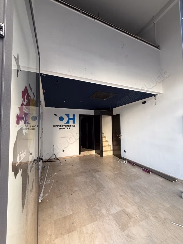 Affitto di uffici ad Anfa. Superficie di 37 m². Aria condizionata