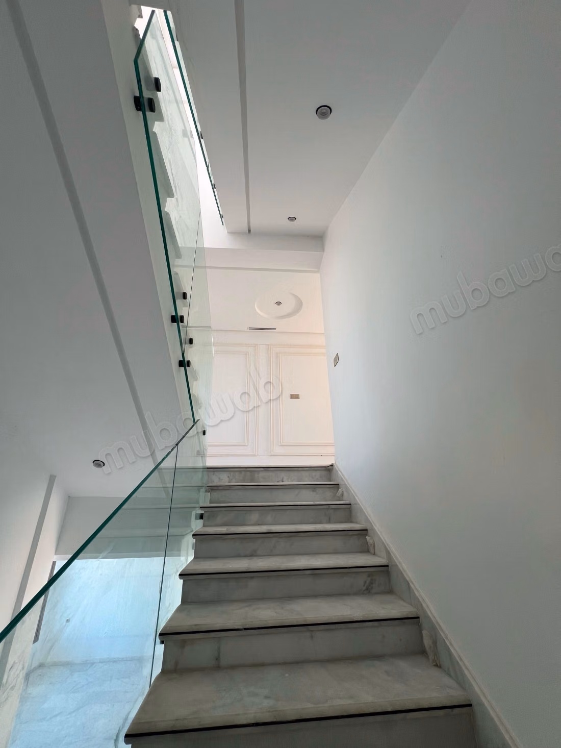 Luxury Villa for sale in Malabata. 
Dimension 210 m². 
Robust door, Residence with security