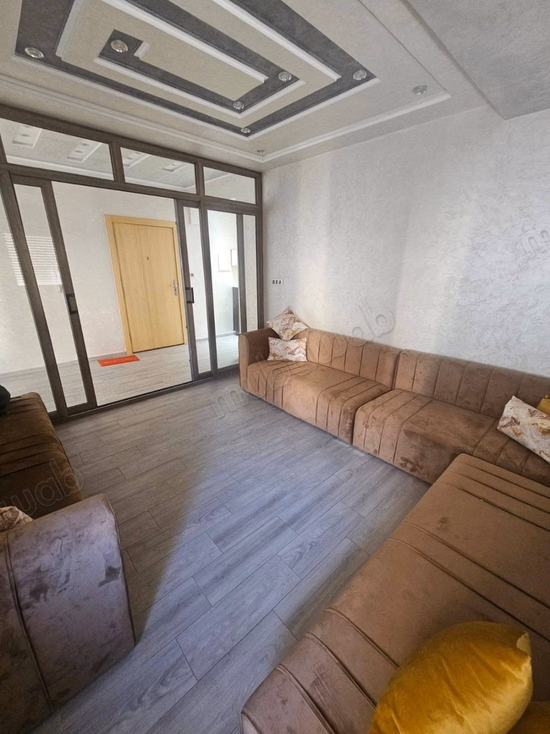 Mooie appartement te huur in het centrum. 3 grote kamers. Gemeubileerd