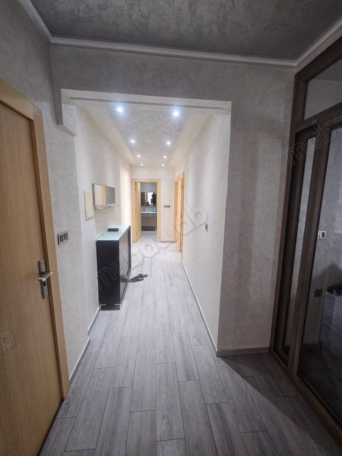 Mooie appartement te huur in het centrum. 3 grote kamers. Gemeubileerd
