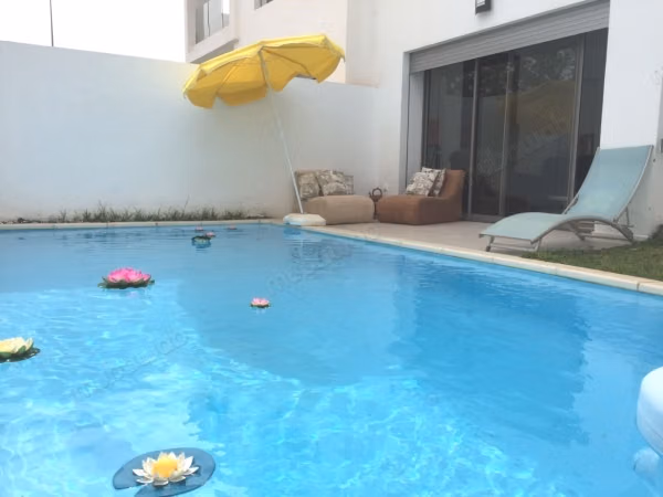 Modern villa 171m² with pool and garden – Dar Bouazza
