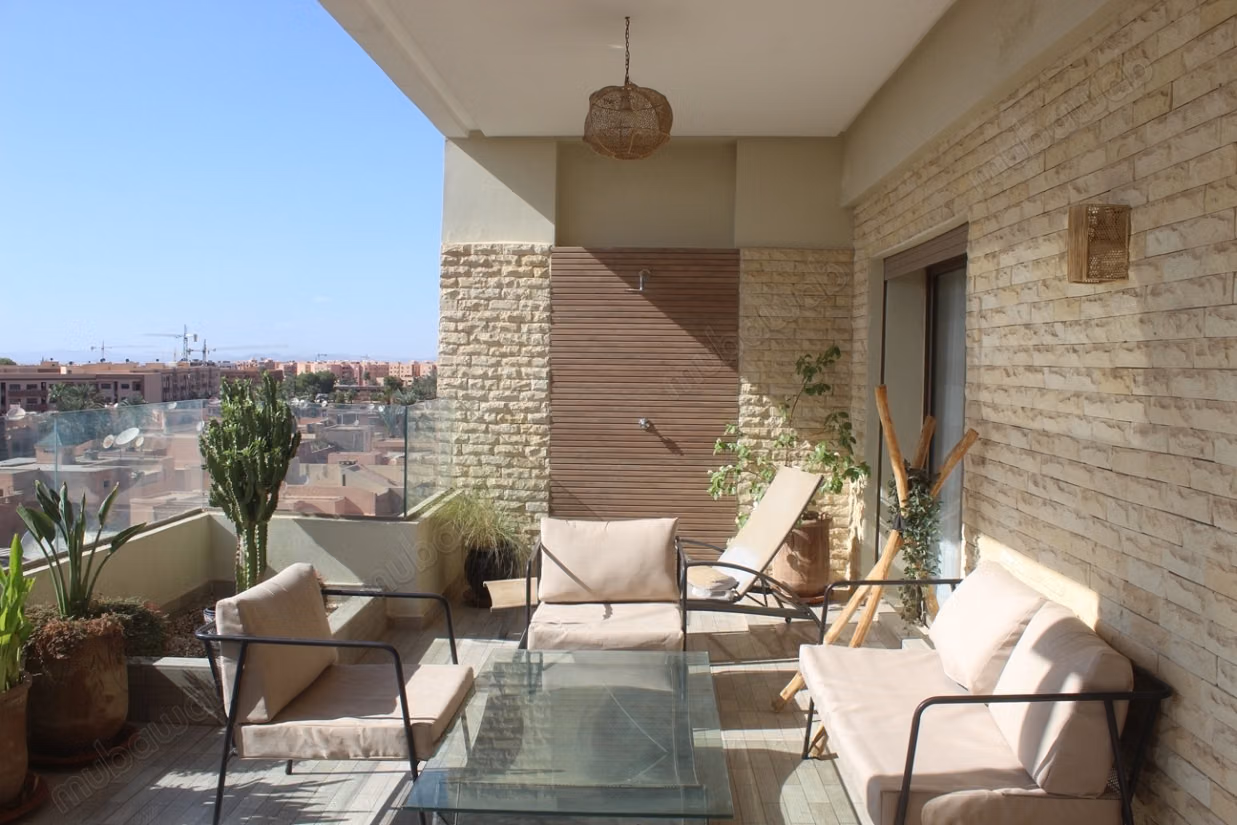 Apartment with terrace and stunning view