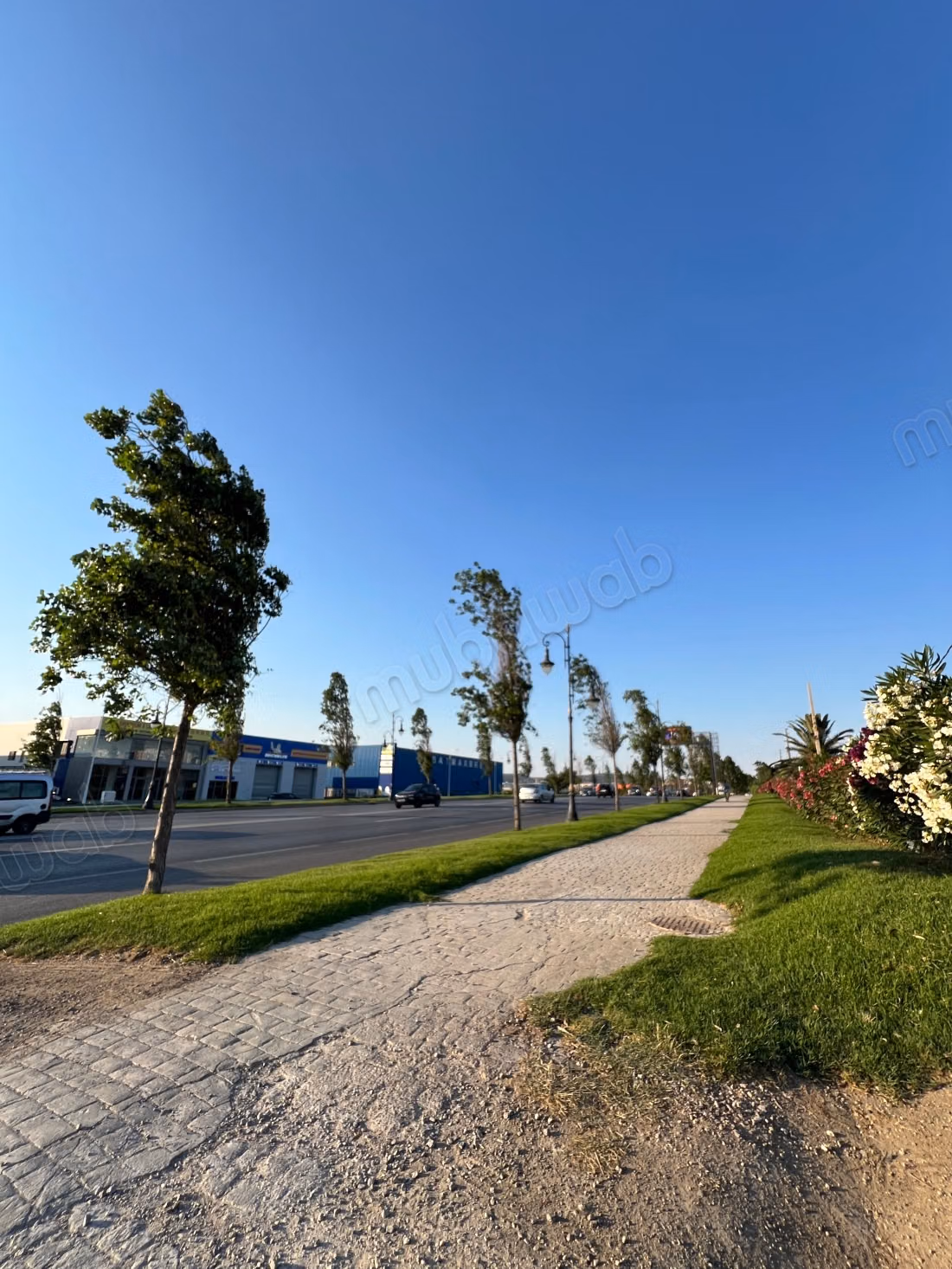 Land for showroom on Route Rabat Gzinaia. Area 2034 m²