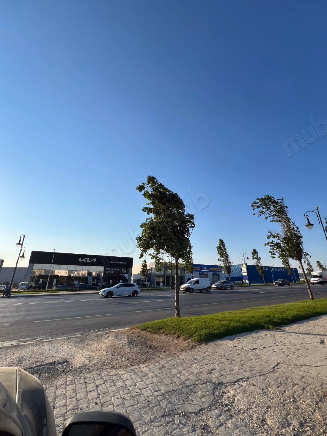Land for showroom on Route Rabat Gzinaia. Area 2034 m²