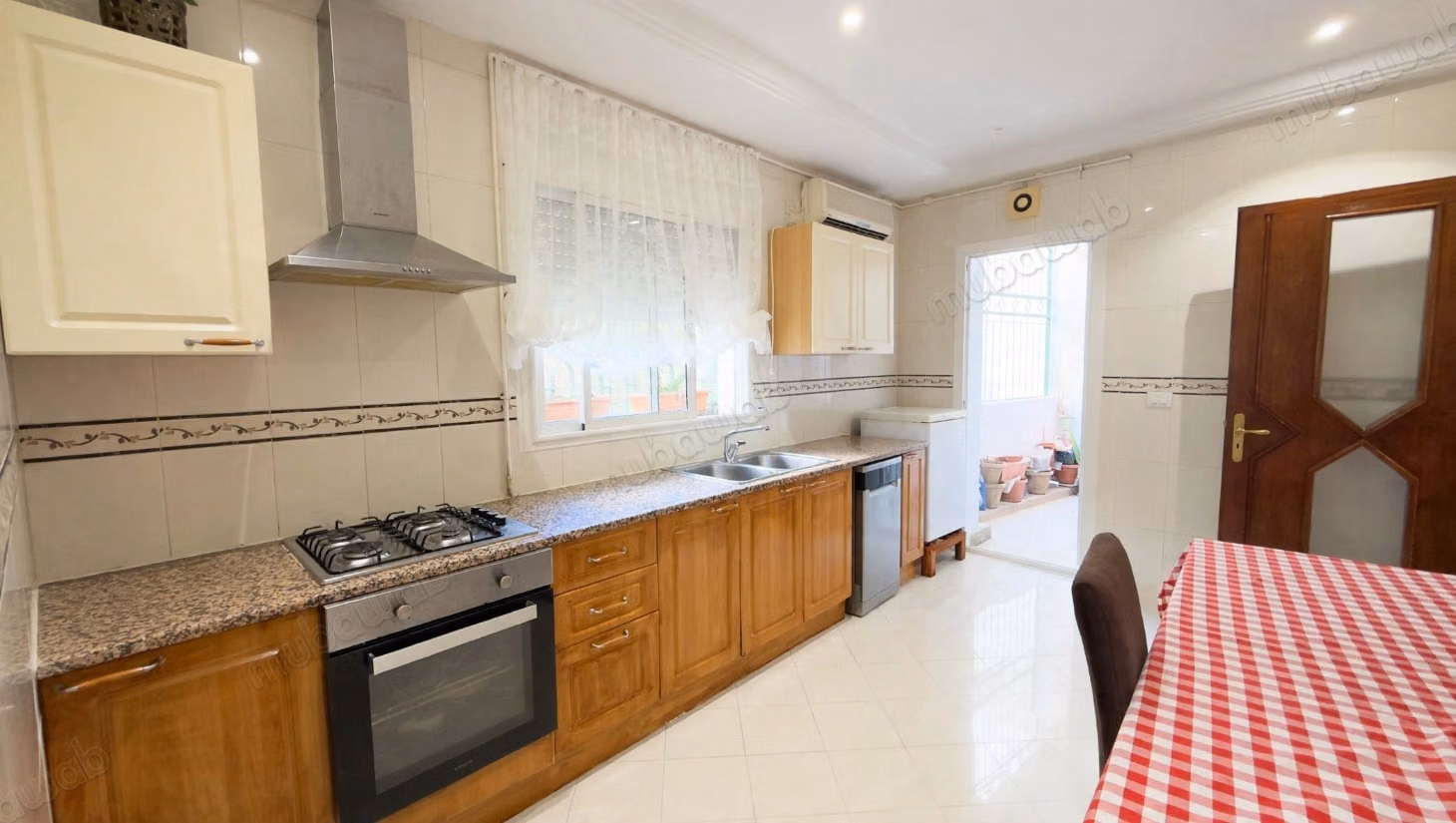 S2 de 127 m² au premier étage à Enassr 2