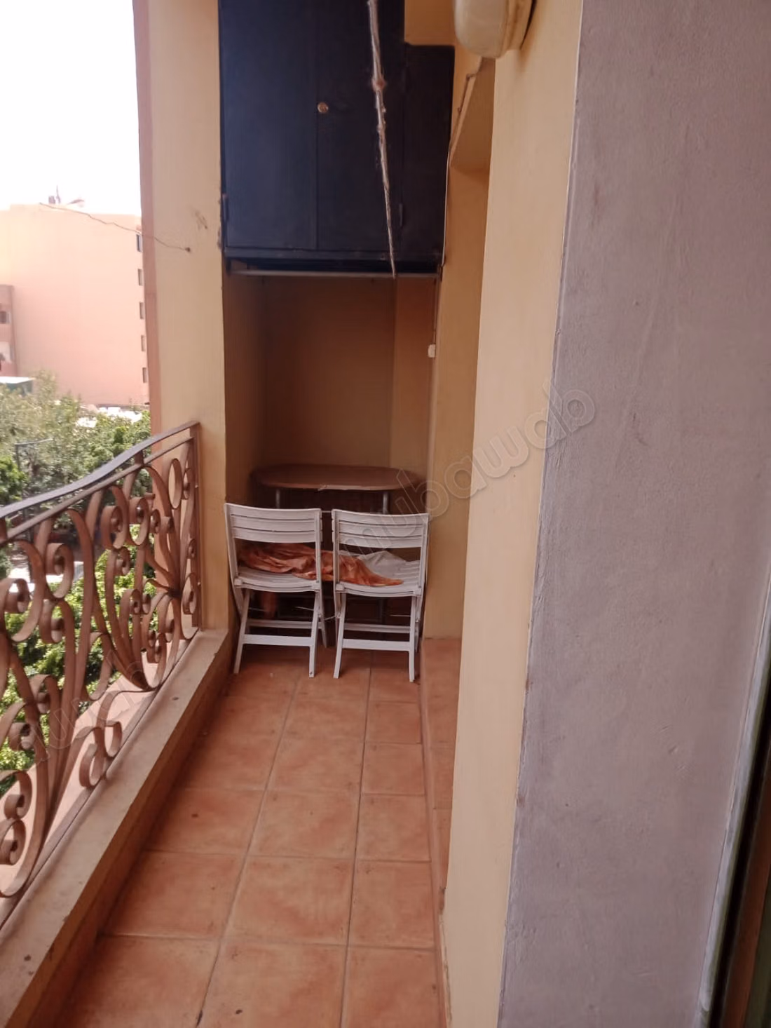 Appartement à vendre à Boulevard Med 
1 chambre. Bien meublé