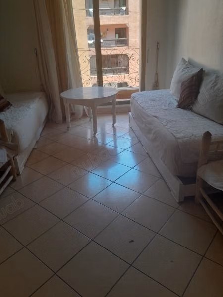 Appartement à vendre à Boulevard Med 
1 chambre. Bien meublé